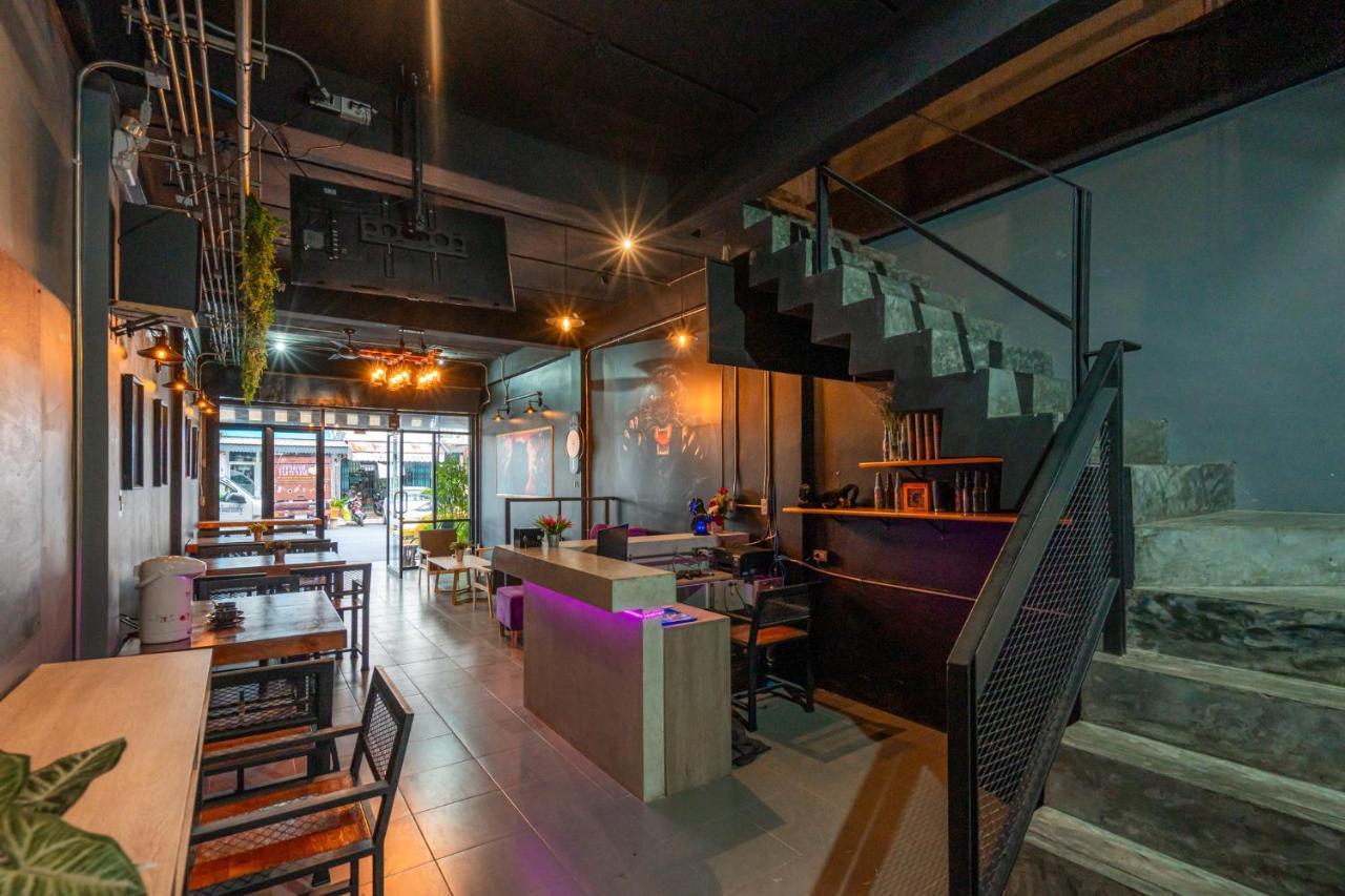Asrama Black Panther Phuket